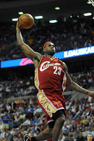 lebron james nba 090424 cle at det 20 game 3 James Near Triple Double Helps Push Pistons to Brink of Elimination