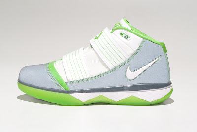 Two Faces of the Dunkman Nike Zoom LeBron Soldier III (3) nike zoom soldier 3 gr dunkman 6 03 Two Faces of the Dunkman Nike Zoom LeBron Soldier III (3)