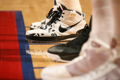 Couple New Shots of the MVP Six Live From Cavs Hawks Game 1 nike zoom lebron 6 pe most valuable player mvp 3 02 Couple New Shots of the MVP Six Live From Cavs Hawks Game 1