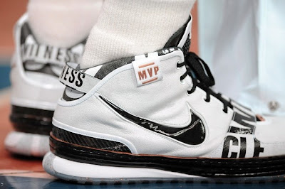 Couple New Shots of the MVP Six Live From Cavs Hawks Game 1 nike zoom lebron 6 pe most valuable player mvp 3 07 Couple New Shots of the MVP Six Live From Cavs Hawks Game 1
