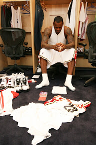 Amazing Encore LeBron and Co. Cruise By Hawks in the Series Opener lebron james nba 090505 cle vs atl 03 game 1 Amazing Encore LeBron and Co. Cruise By Hawks in the Series Opener