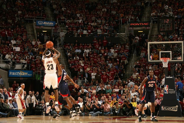 Cavs Remain Unbeaten in 2009 Playoffs Behind James and Co