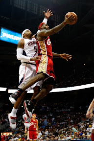lebron james nba 090509 cle vs atl 15 game 3 LeBron Puts on Another MVP Show. Mo Gets Recruited as Soldier.