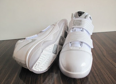 Zoom Soldier III TB (Team Bank) 367183 102 Actual Photos nike zoom soldier 3 tb white white 1 01 Zoom Soldier III TB (Team Bank) 367183 102 Actual Photos