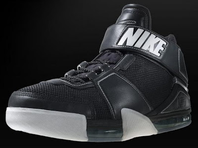 Nike Zoom LeBron II Unreleased Prototype Version nike zoom lebron 2 ss blk wht prototype 1 01 Nike Zoom LeBron II Unreleased Prototype Version