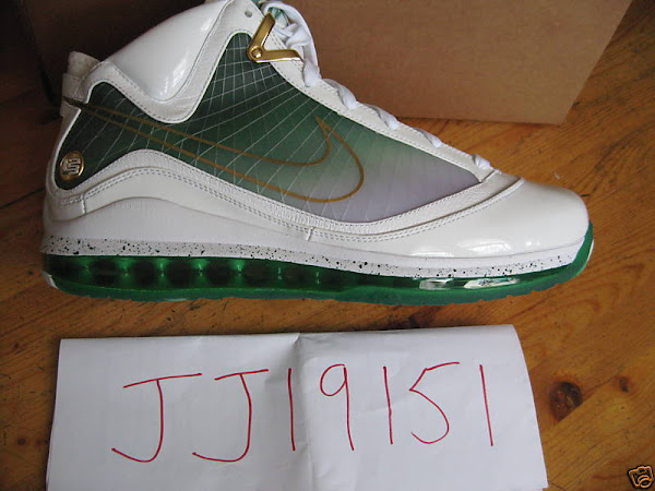 Chicago Exclusive Nike Air Max LeBron VII 8220MTAG8221 New Photos