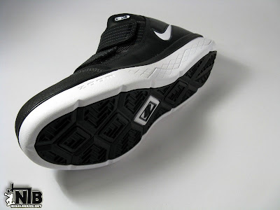nike zoom soldier 3 gr black white 6 16 Asia Exclusive Nike Zoom Soldier III XDR Outdoor Pack Showcase