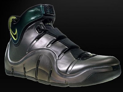 nike zoom lebron 4 pe oregon ducks 1 01 Throwback Thursday: Nike Zoom LeBron IV Oregon Look a like