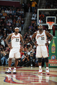 lebron james nba 091031 cle vs cha 17 LeBron and the Cavs Win Two in a Row. LBJ Wears the Piano AML7.