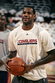 Cavs Lose in the Season Opener. LeBron Breaks out the Black VII. lebron james nba 091029 cle vs bos 04 Cavs Lose in the Season Opener. LeBron Breaks out the Black VII.