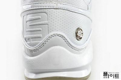 Nike Air Max LeBron VII Low: White/Black/Red & White/Gum nike air max lebron 7 low ss white silver 1 02 Nike Air Max LeBron VII Low: White/Black/Red & White/Gum