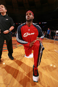 lebron james nba 091106 cle at nyc 14 LeBron Brings Down NYC. Debuts the Red Carpet Nike LeBron VII.