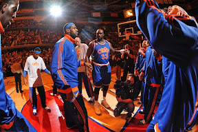 lebron james nba 091202 cle vs phx 10 Cavs Go Retro and Cool Down Suns. LeBron Debuts the HWC LBJ7.