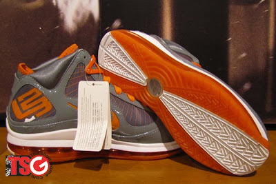 nike air max lebron 7 ss grey white orange 1 03 New Nike Air Max LeBron VII Grey / White / Orange Sample