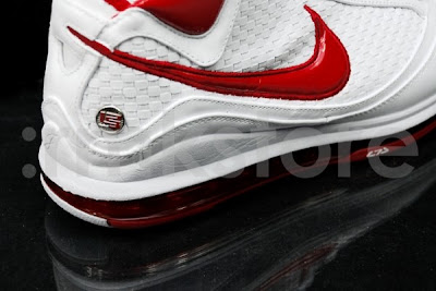 nike air max lebron 7 gr white red 3 05 Nike Air Max LeBron VII NFW Woven White/Red Available Early