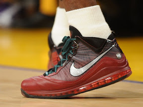 timeline 091225 shoe lebron7 christmas 2009 10 Timeline