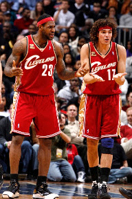 lebron james nba 091229 cle at atl 02 King James Debuts Black/White/Gold LBJ7 as Cavs Sink Hawks