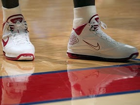 timeline 091230 shoe lebron7 whitered 2009 10 Timeline