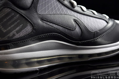 As Clean as it Gets: Air Max LeBron VII Cool Grey/White Showcase lebron7 cool grey 39 web As Clean as it Gets: Air Max LeBron VII Cool Grey/White Showcase