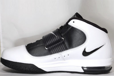 Zoom Soldier IV Team Bank White/Black/Silver Actual Photos nike zoom soldier 4 tb white black 1 02 Zoom Soldier IV Team Bank White/Black/Silver Actual Photos