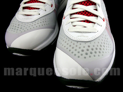 Introducing Nike LeBron 8 V/2 Version 2 Lighter Means Better? nike air max lebron 8 v2 white black red 1 10 Introducing Nike LeBron 8 V/2 Version 2 Lighter Means Better?