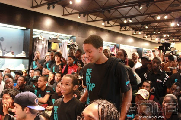 LeBron James Debuts the South Beach 88217s Grand Opening of Dadeland Mall House of Hoops Miami
