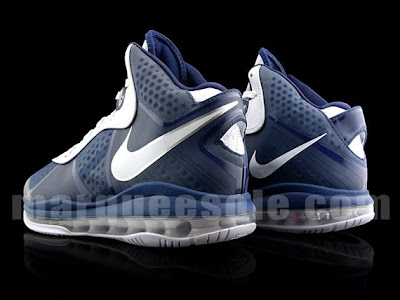 nike air max lebron 8 v2 navy white 2 03 Nike Air Max LeBron 8 V2 Navy/White/Silver New Images