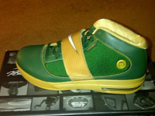 Nike Zoom Soldier IV 4 SVSM Home and Away Alternate PEs