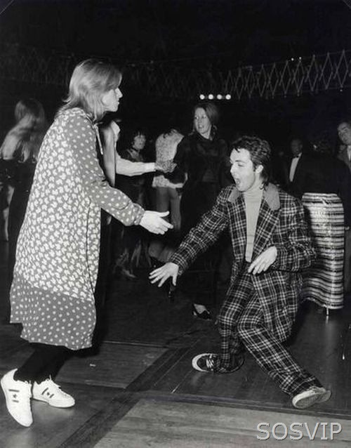 [Paul McCartney dançando[5].jpg]