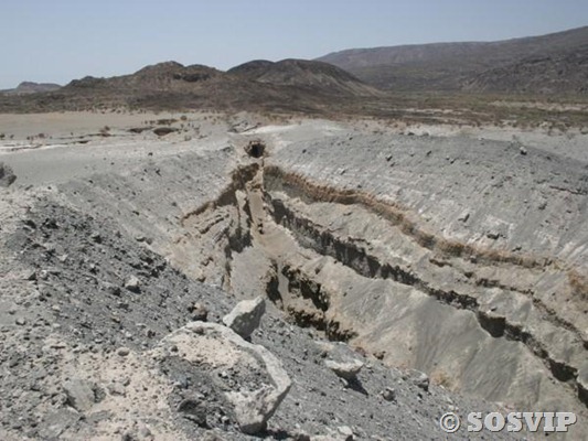 [Fissuras Fendas terra etiopia (5)[8].jpg]