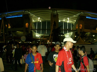 I See More Red Shirts Than Face Masks! picture manchester united  photo