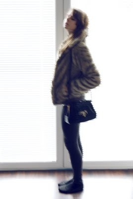 [whitetights06[6].jpg]