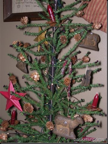 closeup of prim tree in family room