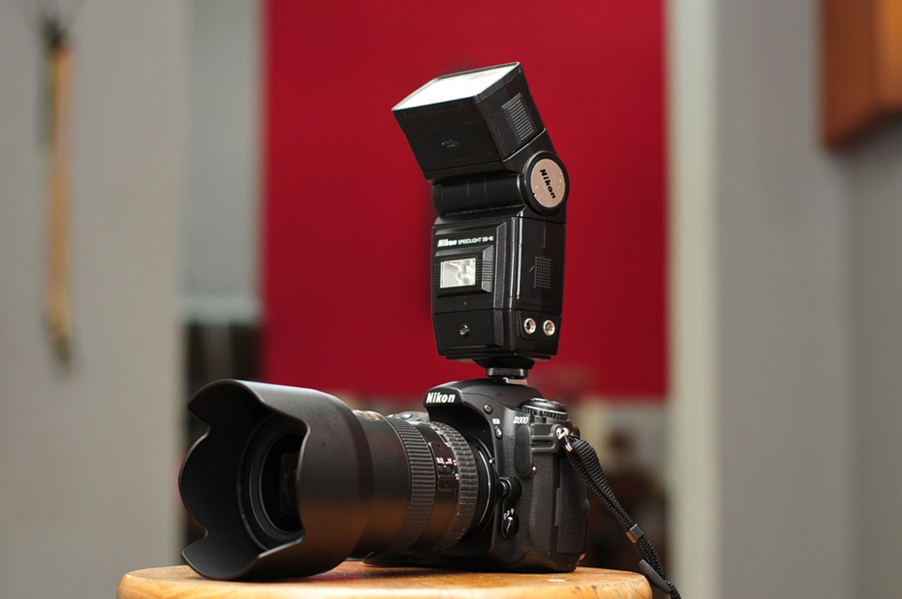 [camera with lens.jpg]