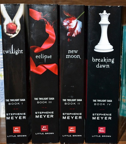[twilight books[4].jpg]
