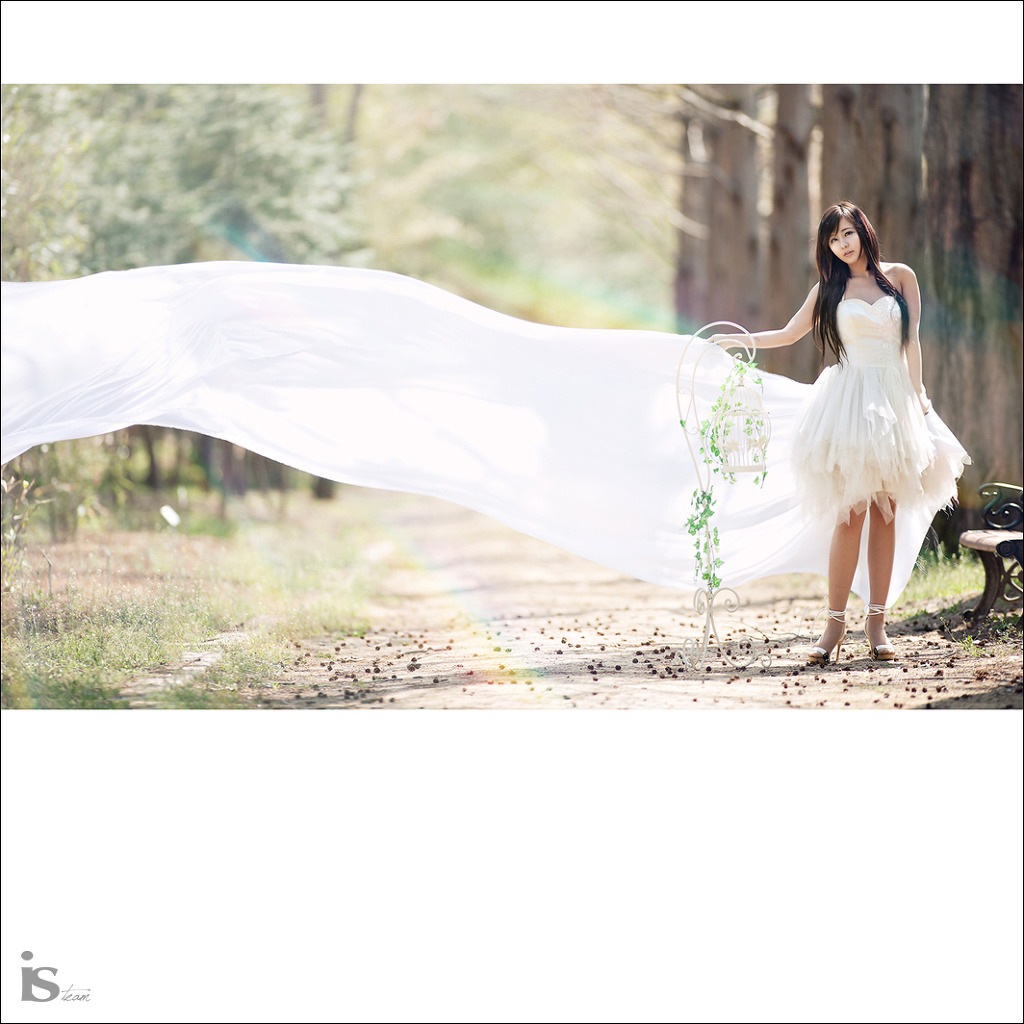 [Ryu-Ji-Hye-Spring-White-Dress-06[2].jpg]