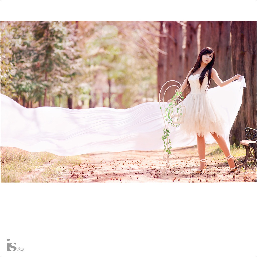 [Ryu-Ji-Hye-Spring-White-Dress-08[2].jpg]