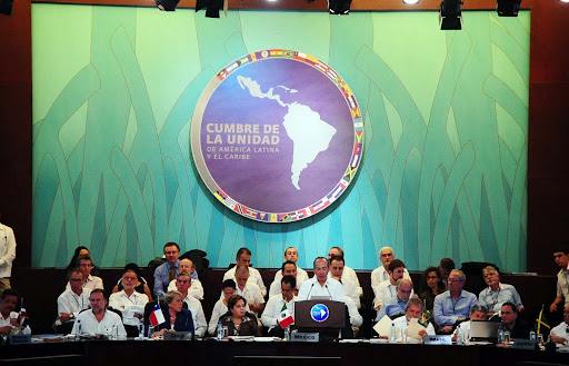 ashley tisdale y miley cyrus - 4915977. Overall Rating: