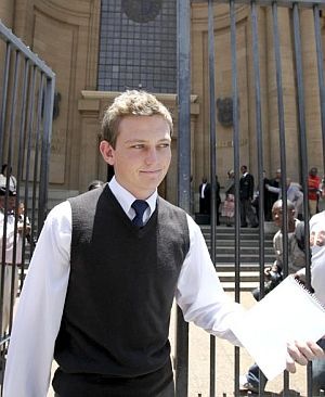 [Botha Edwin Johannesburg Hgh Court case to promote him to Grade 12 Beeld[5].jpg]