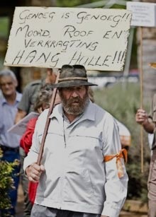 [Genoeg_Is_Genoeg_Cullinan Kameeldrift police station protest Nov72008[5].jpg]