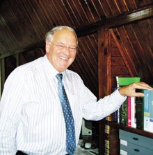 [Goodall_Brian_DA ParliamentarianFilePic_AttackedSonFiredAtNov212008BedfordviewHome[5].jpg]