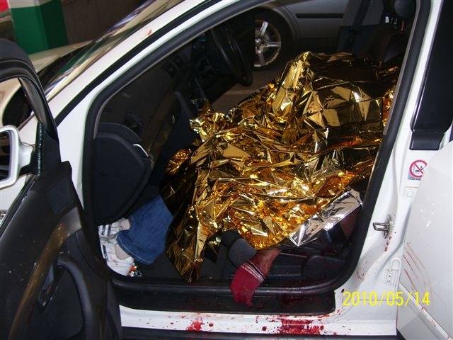 [Benoni crime scene dead hijackers3 May2010[5].jpg]