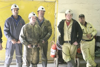 [Afrikaner Mineworkers Pamodzi Mine Strike Because Lack of Pay March2009[4].jpg]