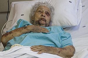 [Elliott Koekie 90 Queenswood Pretoria Sept 162009 attacked[6].jpg]