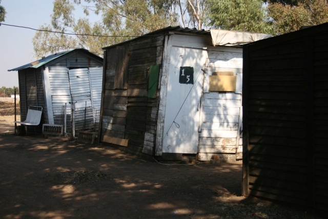 [Afrikaner Squatter camp Pretoria Solidarity Helping Hand Pic[5].jpg]