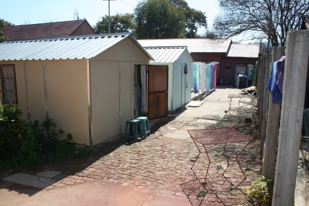 [Afrikaner squatter camp Oct 2009 has run out of food[2].jpg]