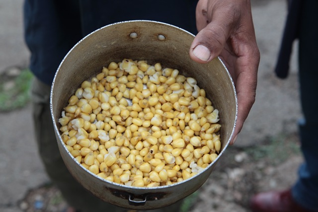 [AURORA MINERS FOOD AID FROM SOLIDARITY[9].jpg]