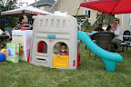 J'ai reçu une cabane-glissade de maman-papa / I got a little house-slide from mommy and daddy