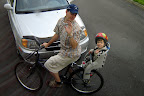 Bye bye, on va en “lèlette”, nous. / Bye bye, we're going for a 'leelile“ ride.