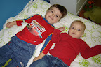 Presque des jumeaux, hen...! / Twins!.... almost